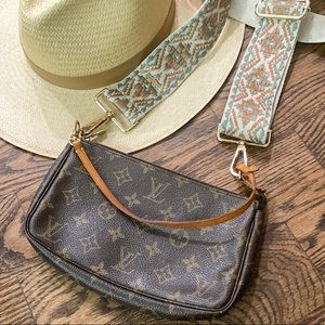 Louis Vuitton Pouchette Accessoires